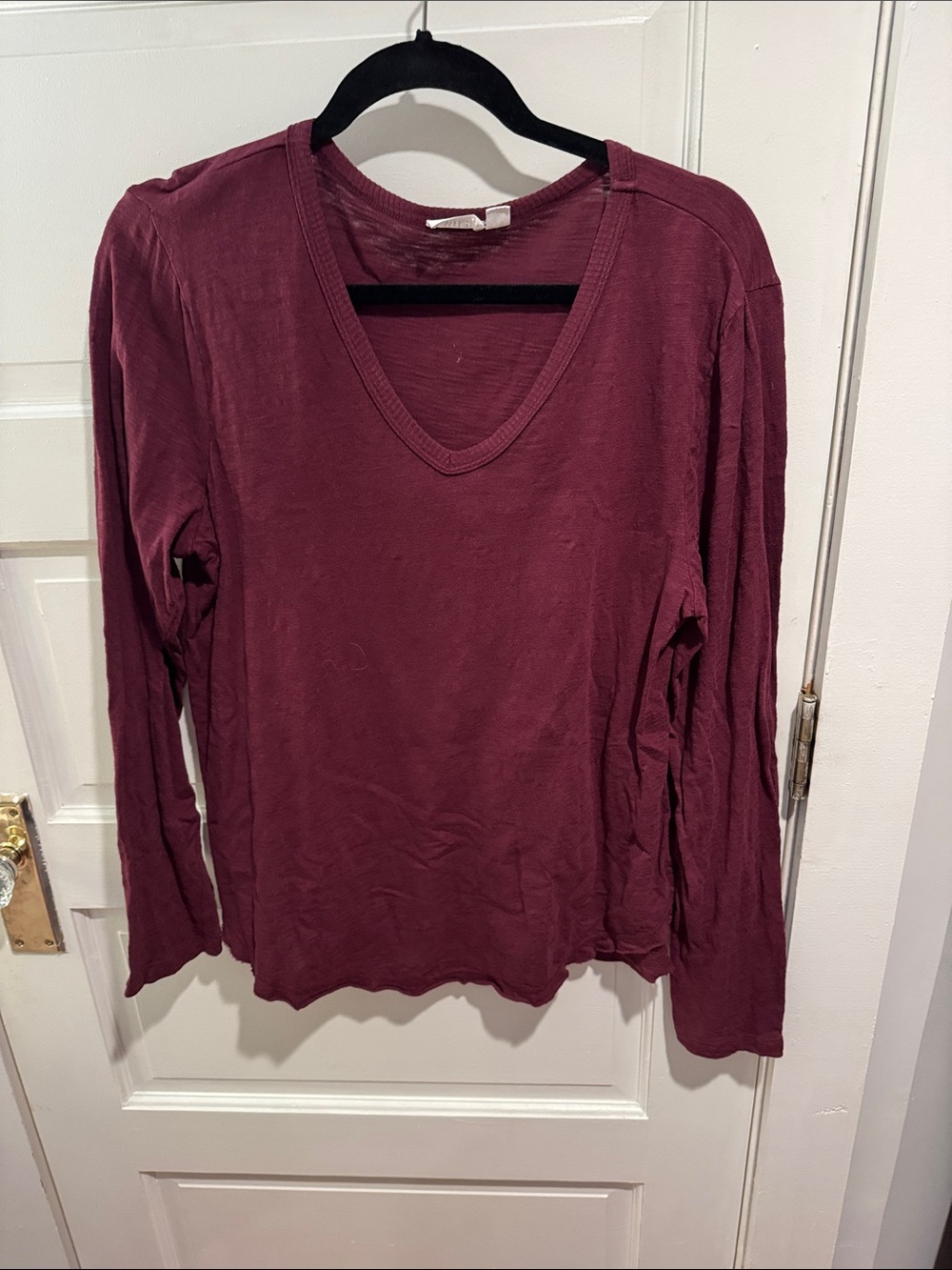 Wilt V-Neck Long-Sleeve Tee in Burgundy